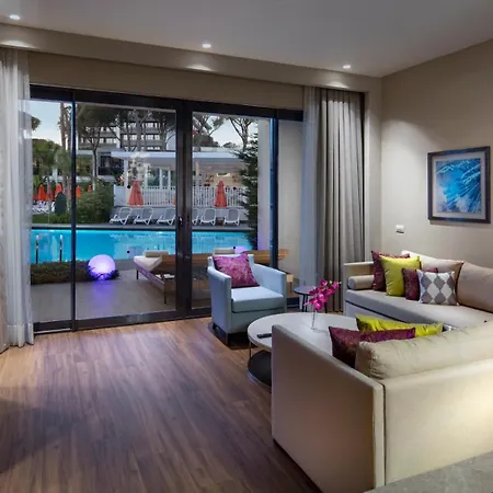 Hotel Trendy Lara