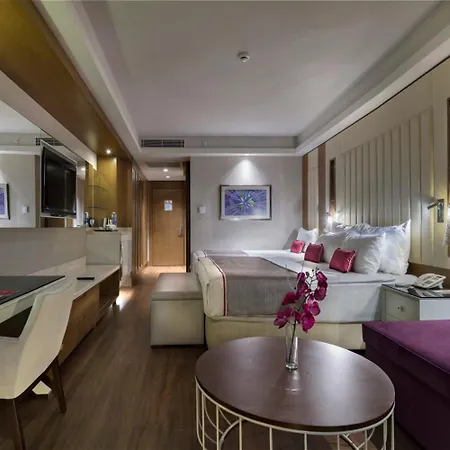 Trendy Lara Hotel Antália