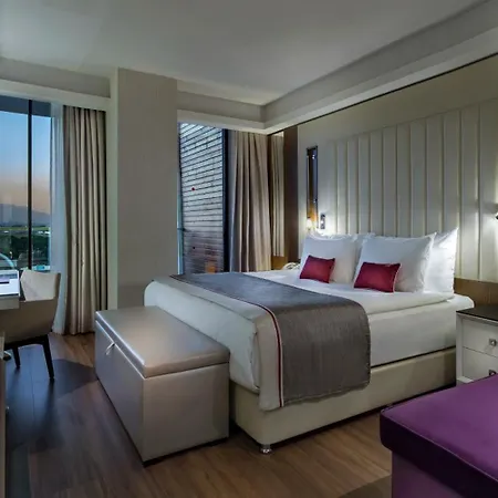 Trendy Lara Hotel Antália