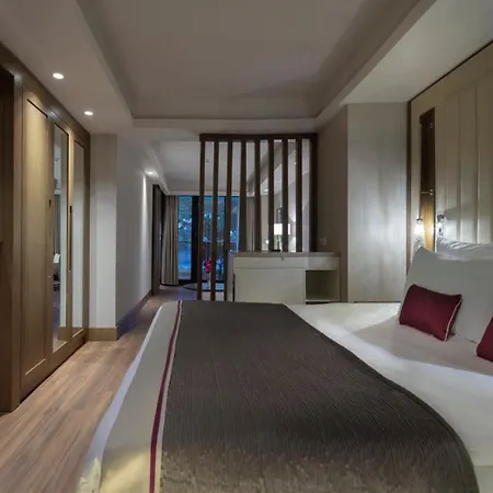 Trendy Lara Hotel