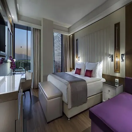 Hotel Trendy Lara