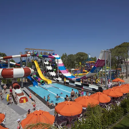 ホテル Trendy Lara アンタルヤ